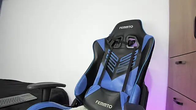 dorman_boy's cam snapshot