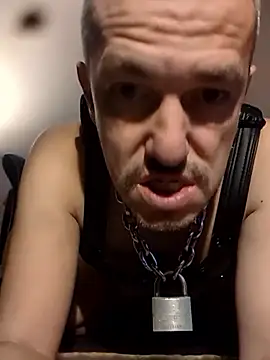 Nyctalopie8579's cam snapshot