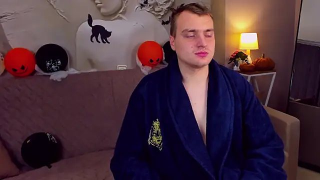 ArchieHolmes's cam snapshot