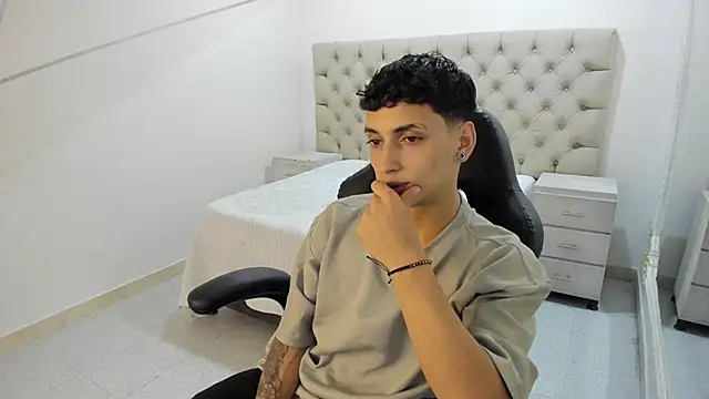 JhoanLeandro live sex cam