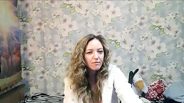 KattyLuuu's cam snapshot