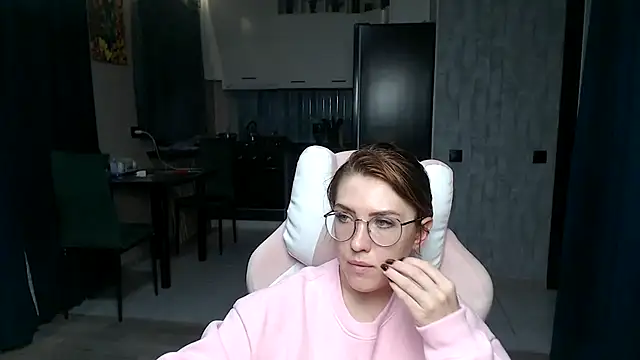 Reginasmilee's cam snapshot