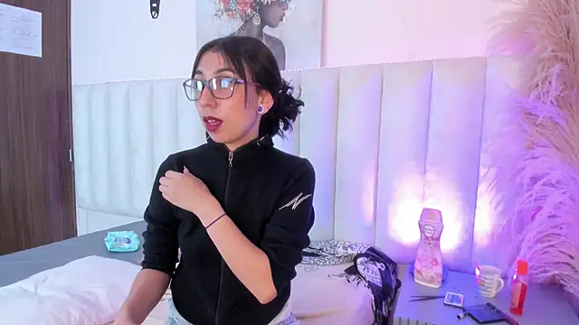 Isabella_Crofts's cam snapshot