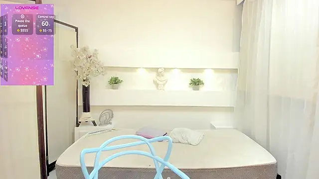 ScarlettLee8's cam snapshot