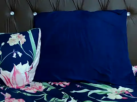 Hotboobyprincessxx120's cam snapshot