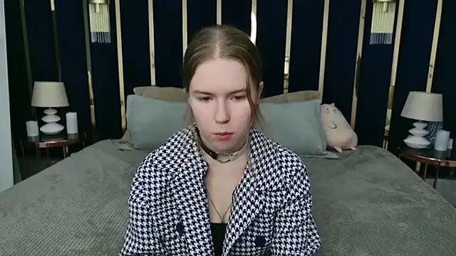 Alida_Brice's cam snapshot