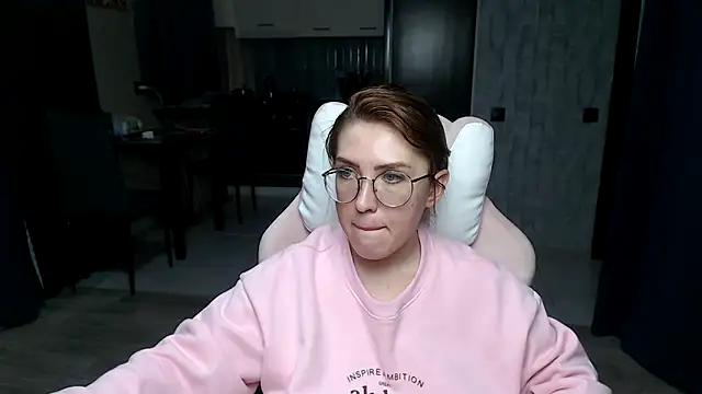 Reginasmilee's cam snapshot