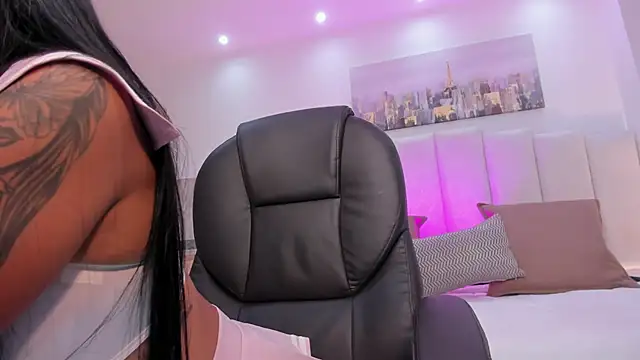 miavegas1's cam snapshot