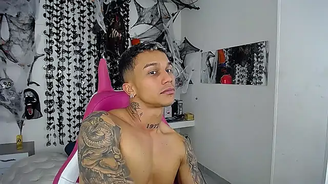 Leonard_Price live sex cam