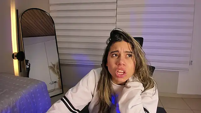 Rachell_criss's cam snapshot