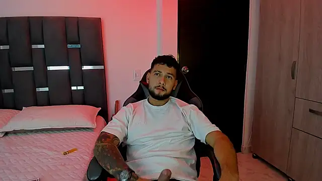 noah_corvelle's cam snapshot