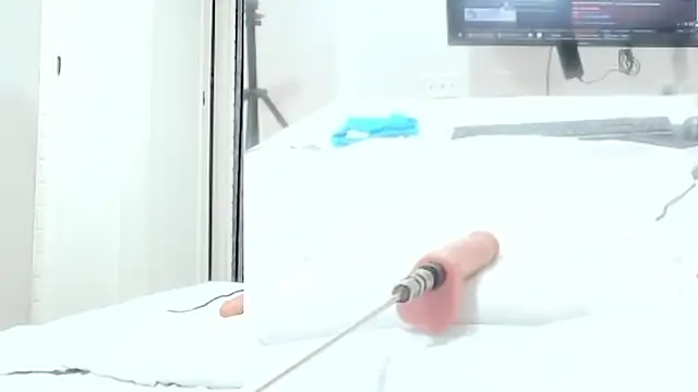 Alani_Queen's cam snapshot