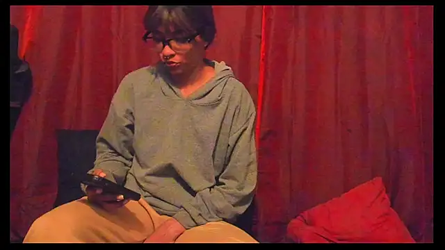 SoleiAndKairo's cam snapshot