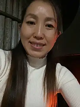 Huong-Ly live sex cam