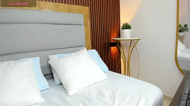 briana_titsworth's cam snapshot