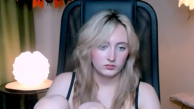 ScarlettScril's cam snapshot