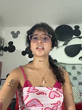 _vaiolet_owo's cam snapshot