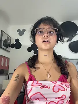 _vaiolet_owo's cam snapshot