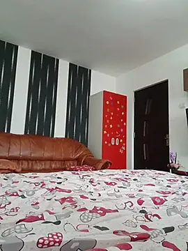 Aly-john1985's cam snapshot