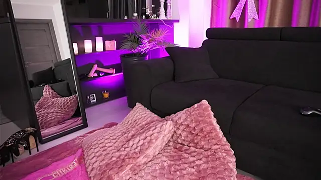 NaomyBlackBarbie's cam snapshot