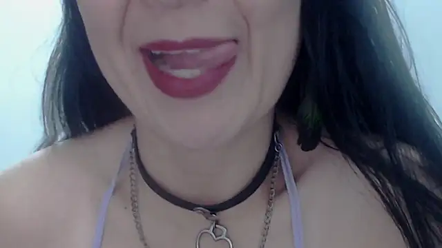 Aileendarkhot's cam snapshot