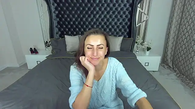 Rebecca_Diamond's cam snapshot