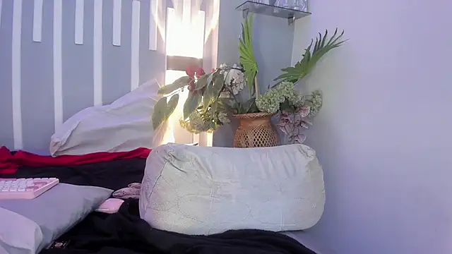 Nikki_and_Mayk's cam snapshot