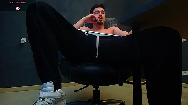 EnzoRace's cam snapshot