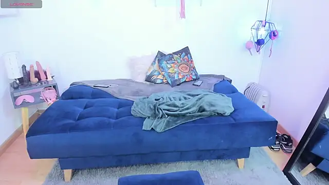 Moon_Fox's cam snapshot