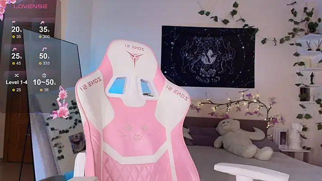 Lunara_Adamss's cam snapshot