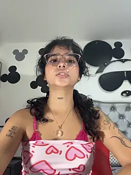 _vaiolet_owo's cam snapshot