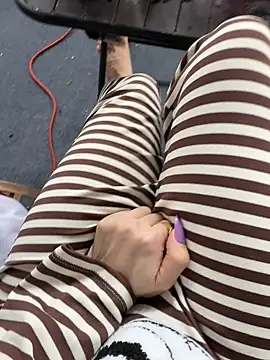 Meii-meyy live sex cam