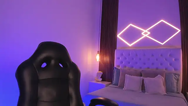 ZamabyCrucie's cam snapshot