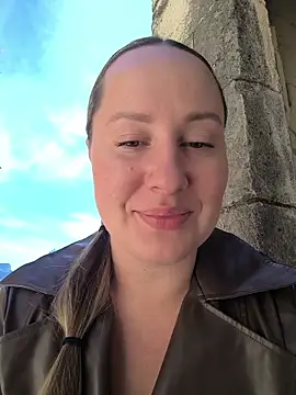 Mona_Plus live sex cam