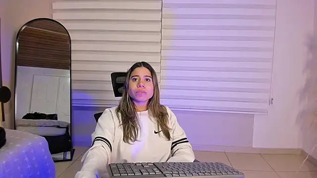 Rachell_criss's cam snapshot