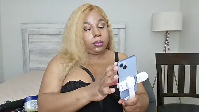 Carmen_Cream live sex cam