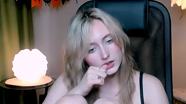 ScarlettScril's cam snapshot