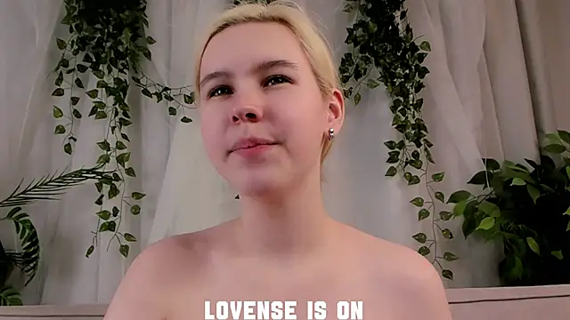 ElizSpieth's cam snapshot