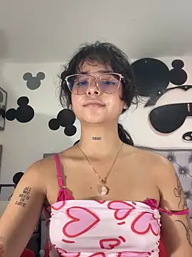 _vaiolet_owo's cam snapshot