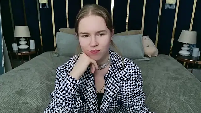 Alida_Brice's cam snapshot