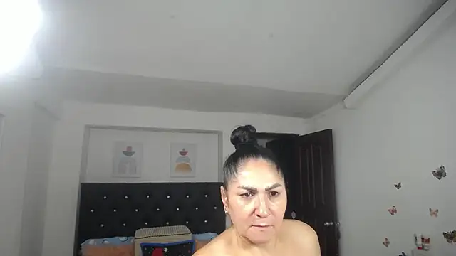 mature_bigboobs10's cam snapshot