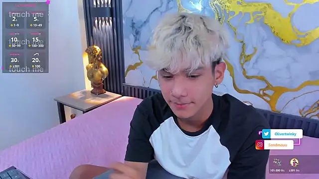 OliverTwinky live sex cam
