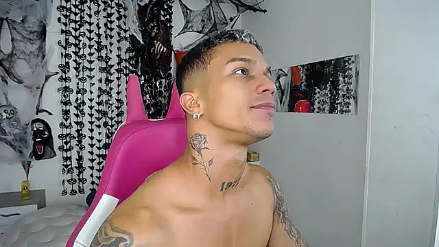 Leonard_Price live sex cam