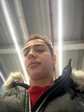 LaraVegas_'s cam snapshot