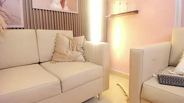 Daphne_Fox_'s cam snapshot