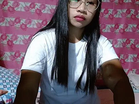 sweet_caroline6969's web cam