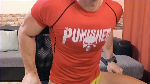 HotHunkTrainer's cam snapshot