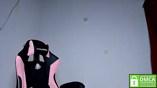 Little_Shaara's cam snapshot