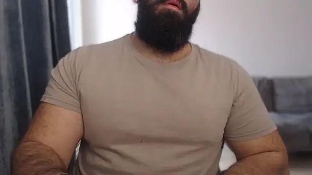 hugemachohandsome's cam snapshot