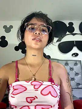 _vaiolet_owo's cam snapshot